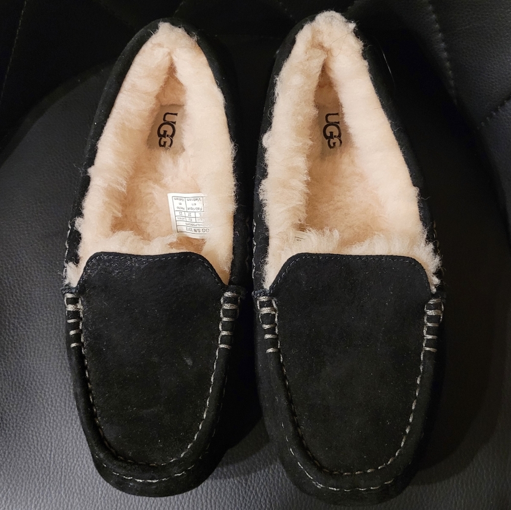 UGG Ansley Water Resistant Slippers